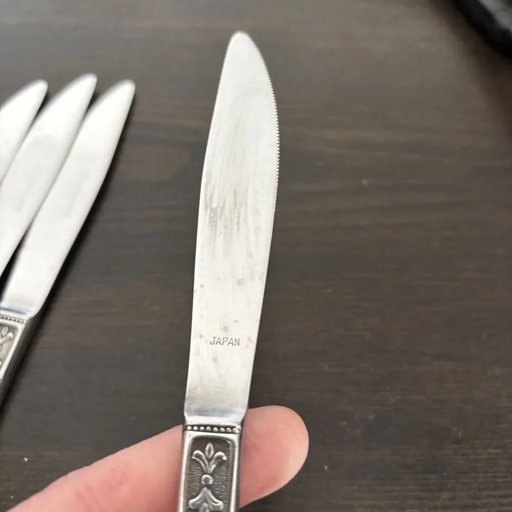 IiC knives available